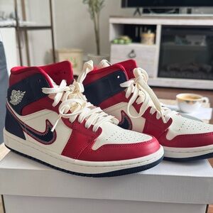 Nike Air Jordan 1 Mid SE
